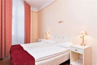 Отель Rija Old Town Hotel Таллин Стандартный двухместный номер с 1 кроватью или 2 отдельными кроватями-4