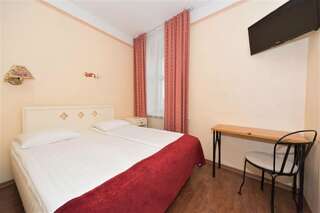 Отель Rija Old Town Hotel Таллин Стандартный двухместный номер с 1 кроватью или 2 отдельными кроватями-6