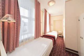 Отель Rija Old Town Hotel Таллин Стандартный двухместный номер с 1 кроватью или 2 отдельными кроватями-8